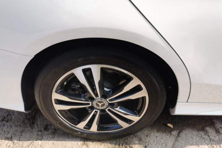 Used Mercedes-Benz C-Class 2018 C 200 Sport Edition Right Rear Wheel Hub