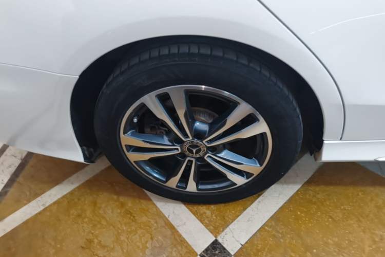 Used Mercedes-Benz C-Class 2018 C 200 L Sport Edition Right Rear Wheel Hub