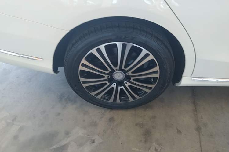Used Mercedes-Benz C-Class 2018 C 200 L Right Rear Wheel Hub
