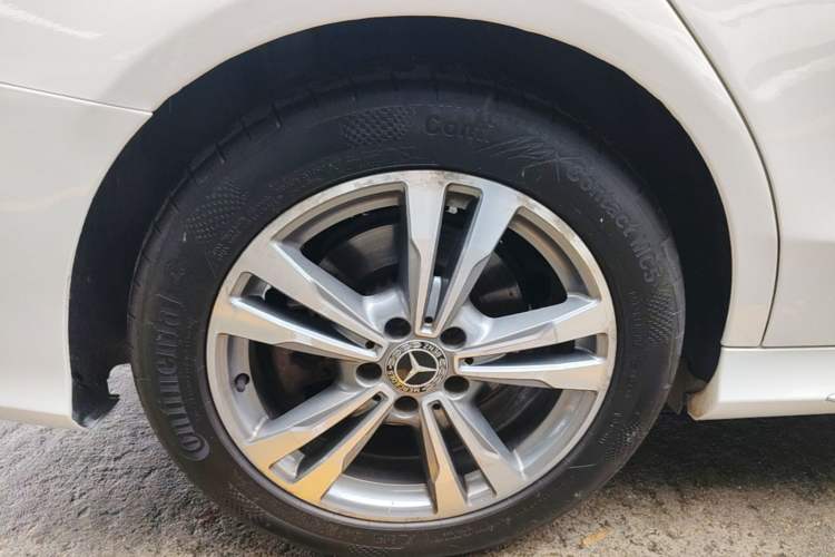 Used Mercedes-Benz C-Class 2018 C 200 L Sport Edition Right Rear Wheel Hub