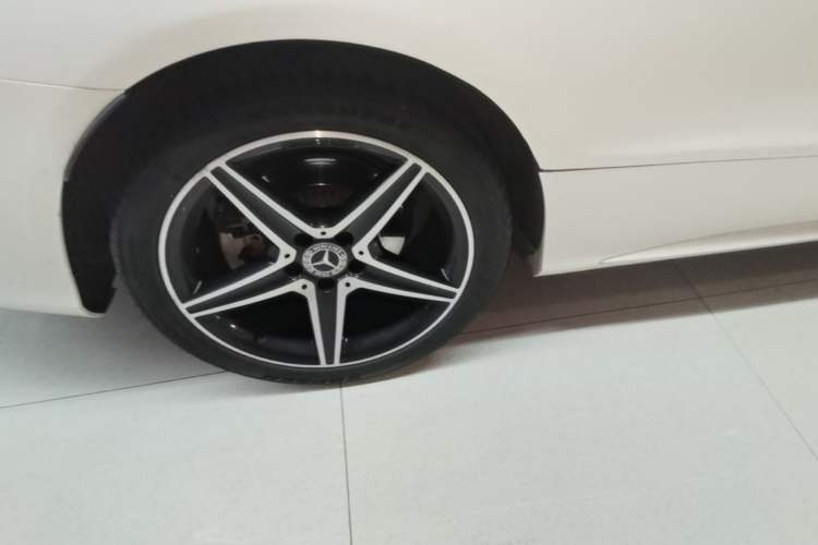 Used Mercedes-Benz C-Class 2018 C 200 Coupe Right Rear Wheel Hub