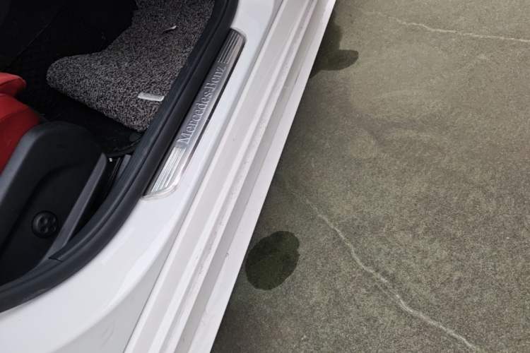 Used Mercedes-Benz C-Class 2018 C 200 Sport Edition Right Side Sill
