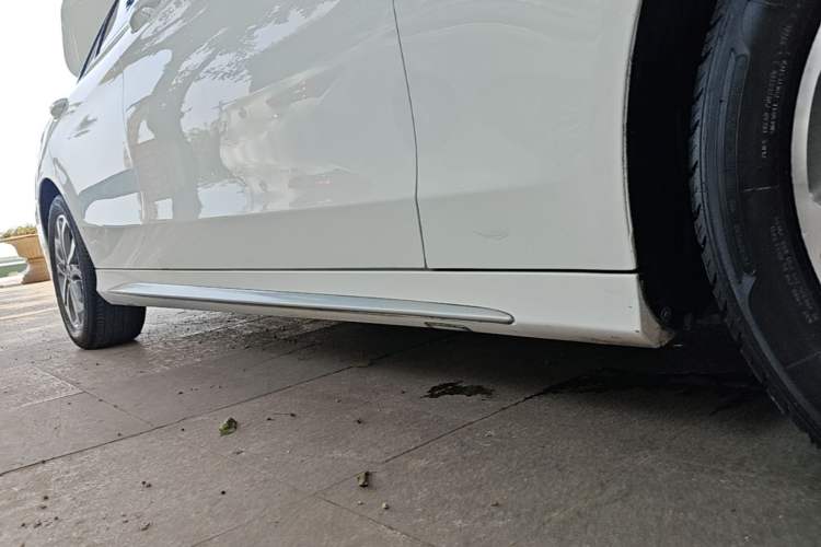 Used Mercedes-Benz C-Class 2018 C 180 L Fashion Edition Sport Version Right Side Sill