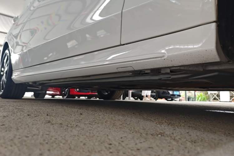Used Mercedes-Benz C-Class 2018 C 200 Sport Edition Right Side Sill