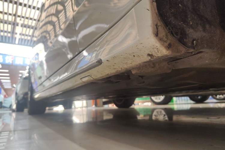 Used Mercedes-Benz C-Class 2018 C 180 L Fashion Edition Sport Version Right Side Sill