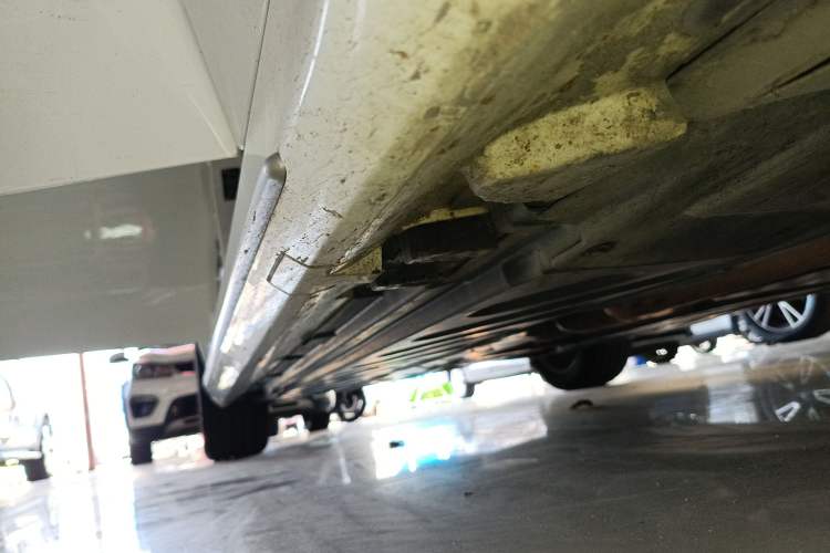 Used Mercedes-Benz C-Class 2018 C 200 L Sport Edition Right Side Sill