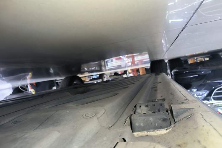 Used Mercedes-Benz C-Class 2018 C 200 L Sport Edition Right Side Sill