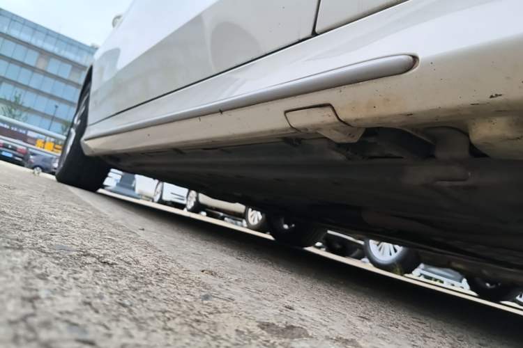 Used Mercedes-Benz C-Class 2018 C 180 L Dynamic Sports Edition Right Side Sill