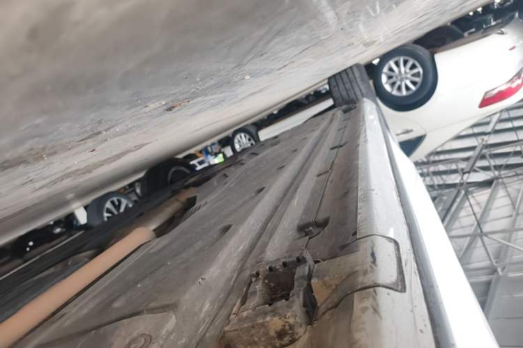 Used Mercedes-Benz C-Class 2018 C 180 L Fashion Edition Sport Version Right Side Sill