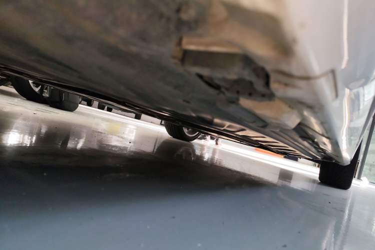 Used Mercedes-Benz C-Class 2018 C 200 Estate Right Side Sill