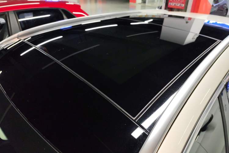 Used Mercedes-Benz C-Class 2018 C 200 Estate Roof