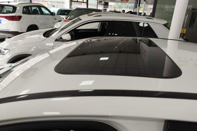 Used Mercedes-Benz C-Class 2018 C 200 Sport Edition Roof