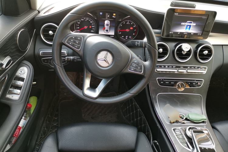 Used Mercedes-Benz C-Class 2018 C 180 L Fashion Edition Sport Version Steering Wheel