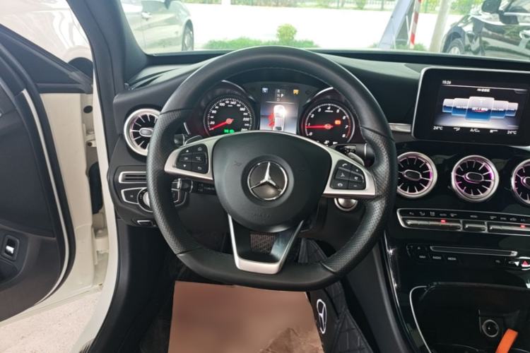 Used Mercedes-Benz C-Class 2018 C 200 Sport Edition Steering Wheel
