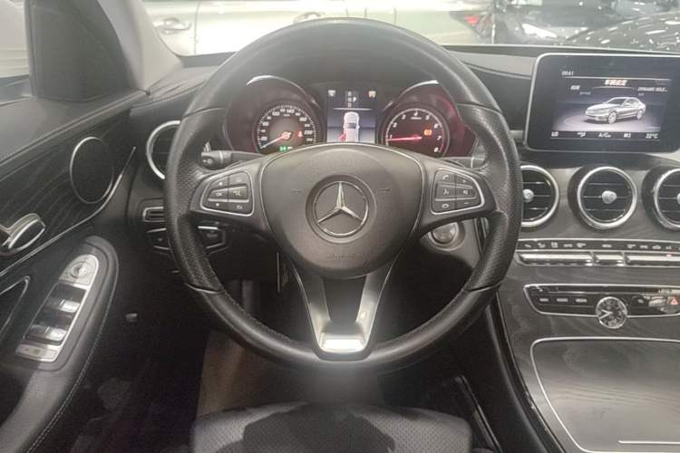 Used Mercedes-Benz C-Class 2018 C 180 L Fashion Edition Sport Version Steering Wheel