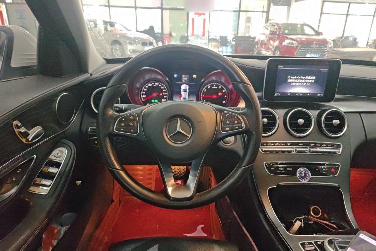 Used Mercedes-Benz C-Class 2018 C 180 L Fashion Edition Sport Version Steering Wheel