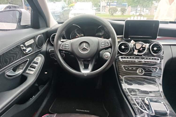 Used Mercedes-Benz C-Class 2018 C 200 L Sport Edition Steering Wheel