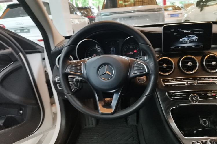 Used Mercedes-Benz C-Class 2018 C 180 L Fashion Edition Sport Version Steering Wheel