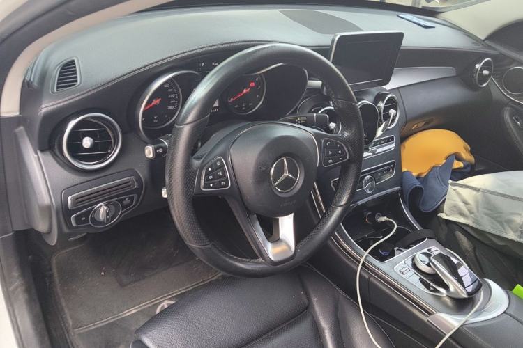 Used Mercedes-Benz C-Class 2018 C 180 L Fashion Edition Sport Version Steering Wheel