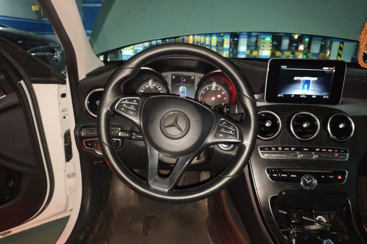 Used Mercedes-Benz C-Class 2018 C 180 L Fashion Edition Sport Version Steering Wheel