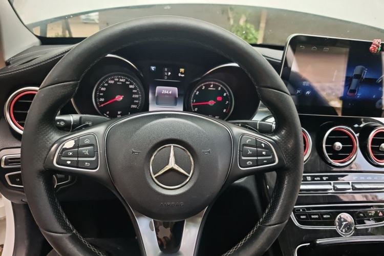 Used Mercedes-Benz C-Class 2018 C 180 L Fashion Edition Sport Version Steering Wheel