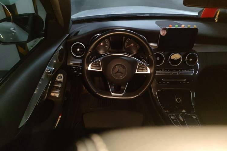 Used Mercedes-Benz C-Class 2018 C 200 Sport Edition Steering Wheel