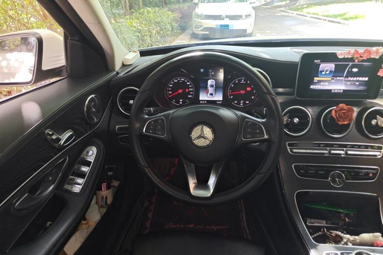 Used Mercedes-Benz C-Class 2018 C 180 L Fashion Edition Sport Version Steering Wheel