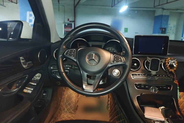 Used Mercedes-Benz C-Class 2018 C 180 L Fashion Edition Sport Version Steering Wheel