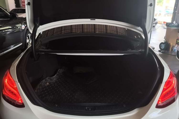 Used Mercedes-Benz C-Class 2018 C 200 Sport Edition Trunk