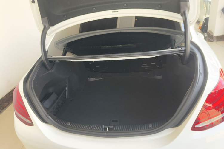 Used Mercedes-Benz C-Class 2018 C 200 Sport Edition Trunk