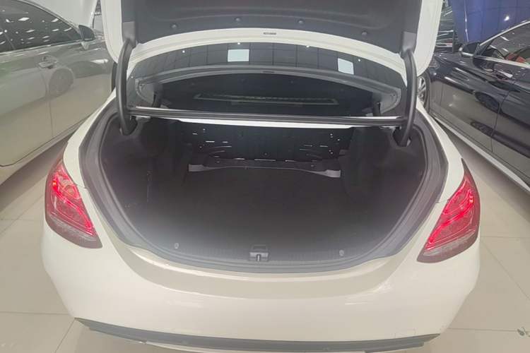 Used Mercedes-Benz C-Class 2018 C 180 L Fashion Edition Sport Version Trunk