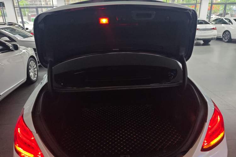 Used Mercedes-Benz C-Class 2018 C 200 L Sport Edition Trunk
