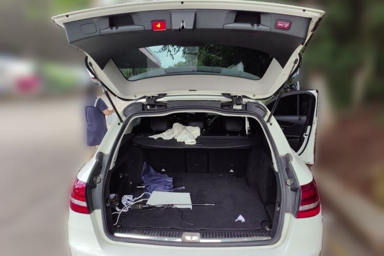 Used Mercedes-Benz C-Class 2018 C 200 Estate Trunk