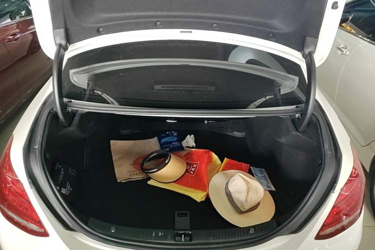 Used Mercedes-Benz C-Class 2018 C 200 Sport Edition Trunk
