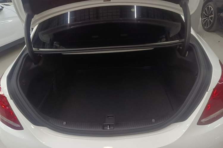 Used Mercedes-Benz C-Class 2018 C 200 Sport Edition Trunk