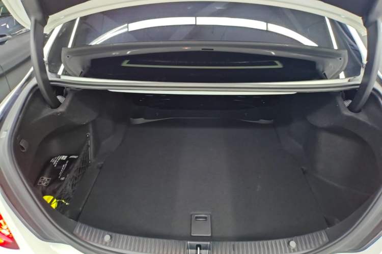 Used Mercedes-Benz C-Class 2018 C 200 L Sport Edition Trunk