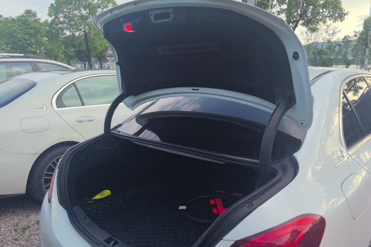 Used Mercedes-Benz C-Class 2018 C 180 L Fashion Edition Sport Version Trunk