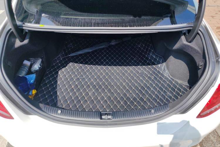 Used Mercedes-Benz C-Class 2018 C 200 Sport Edition Trunk