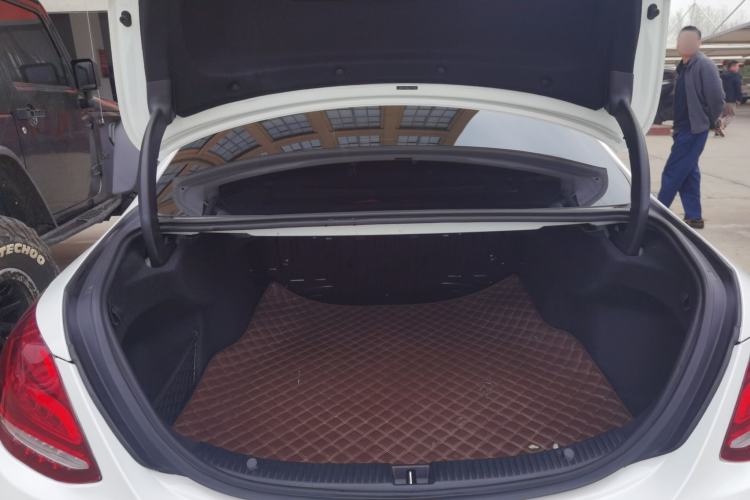 Used Mercedes-Benz C-Class 2018 C 200 Sport Edition Trunk