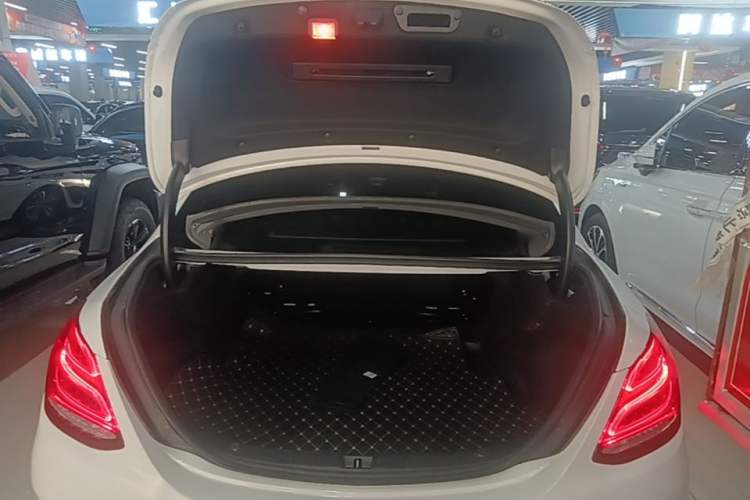 Used Mercedes-Benz C-Class 2018 C 200 L Sport Edition Trunk