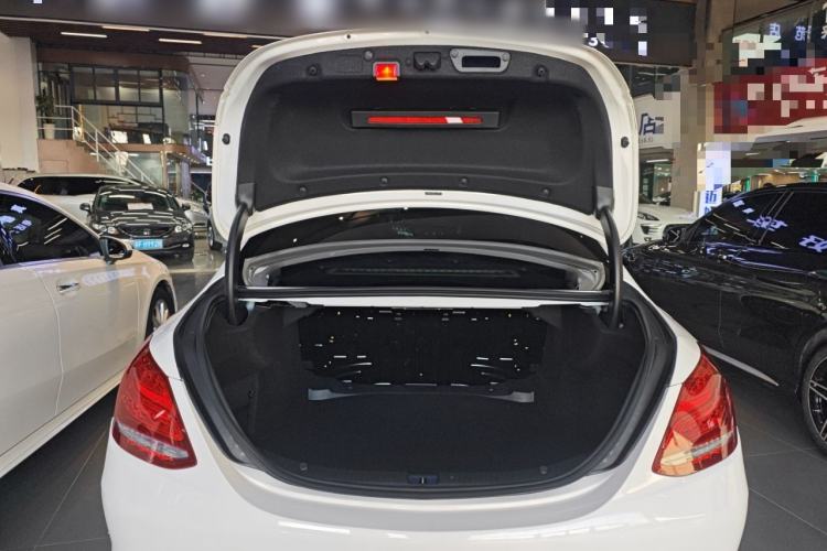 Used Mercedes-Benz C-Class 2018 C 200 L Trunk