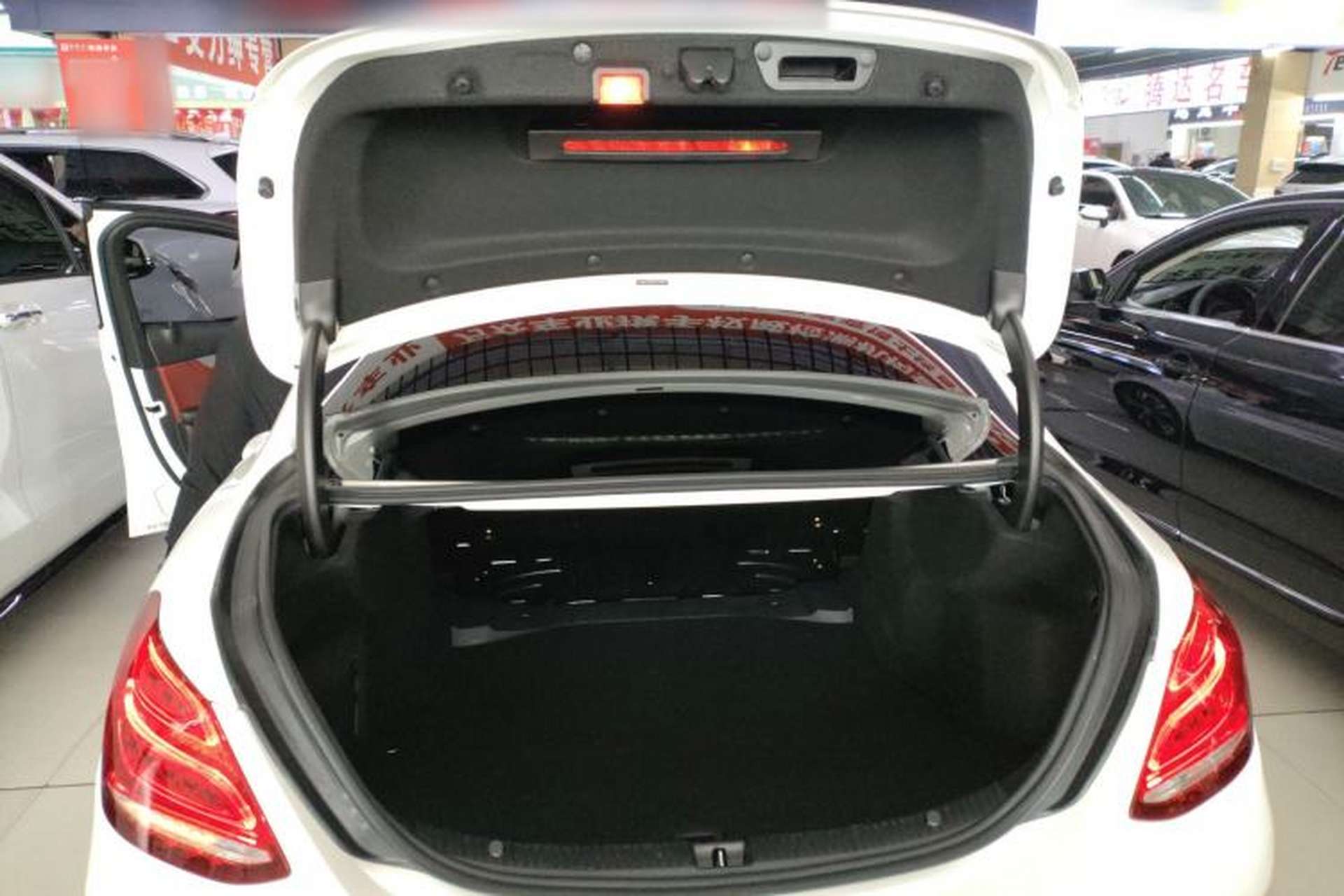 Used Mercedes-Benz C-Class 2018 C 200 Sport Edition Trunk