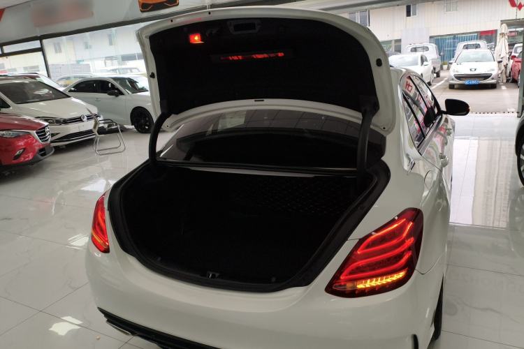 Used Mercedes-Benz C-Class 2018 C 200 Sport Edition Trunk