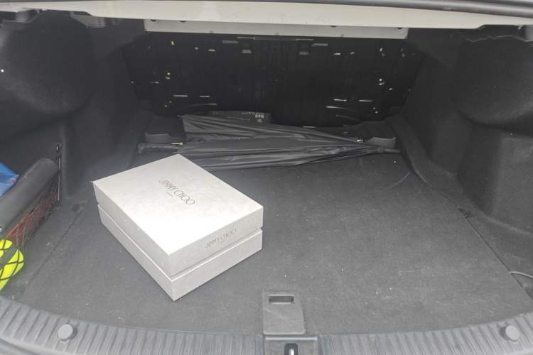 Used Mercedes-Benz C-Class 2018 C 200 Sport Edition Trunk