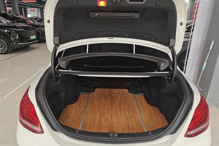 Used Mercedes-Benz C-Class 2018 C 180 L Fashion Edition Sport Version Trunk