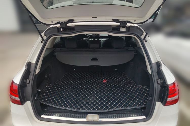 Used Mercedes-Benz C-Class 2018 C 200 Estate Trunk