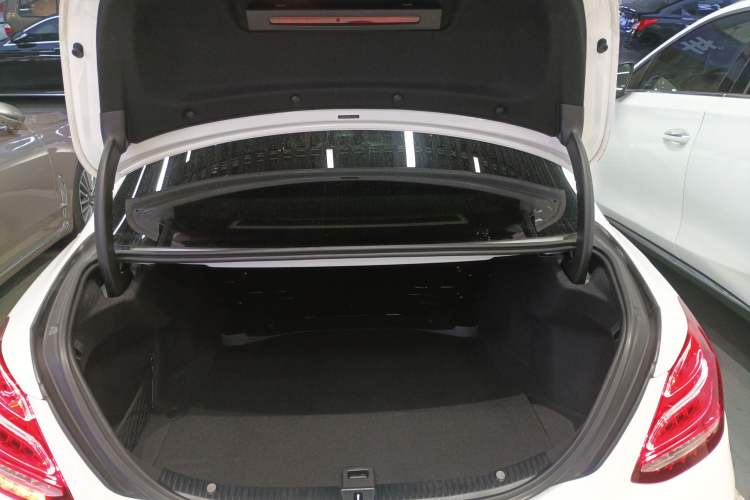 Used Mercedes-Benz C-Class 2018 C 180 L Fashion Edition Sport Version Trunk