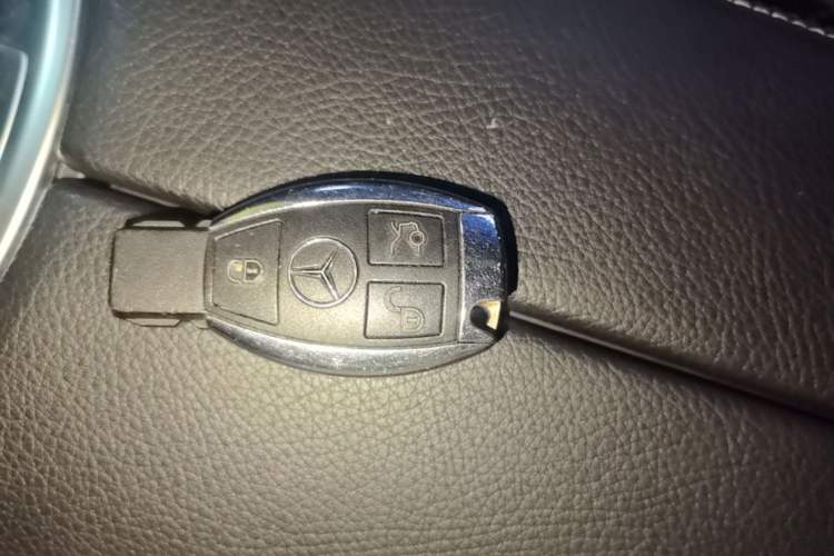Used Mercedes-Benz C-Class 2018 C 200 Sport Edition Vehicle Key