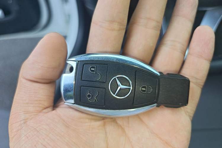 Used Mercedes-Benz C-Class 2018 C 200 L Sport Edition Vehicle Key