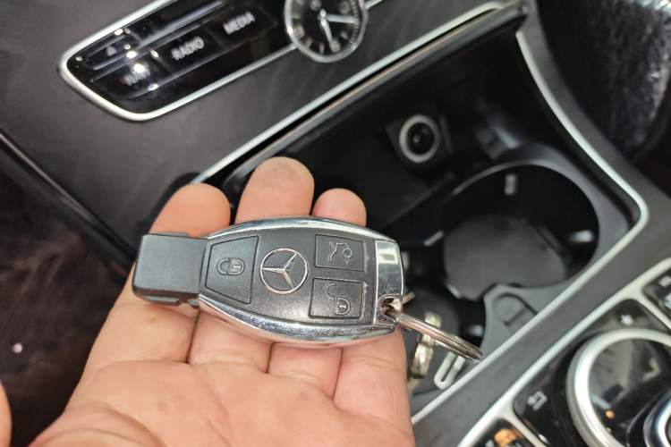 Used Mercedes-Benz C-Class 2018 C 200 L Sport Edition Vehicle Key